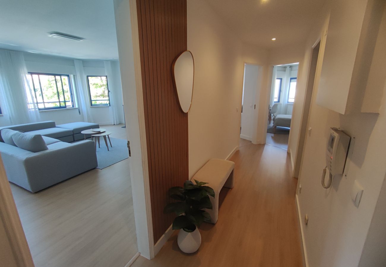 Apartamento em Almada - Marisol, T2 espaçoso com AC próximo do golfe, Aroeira, Caparica 
