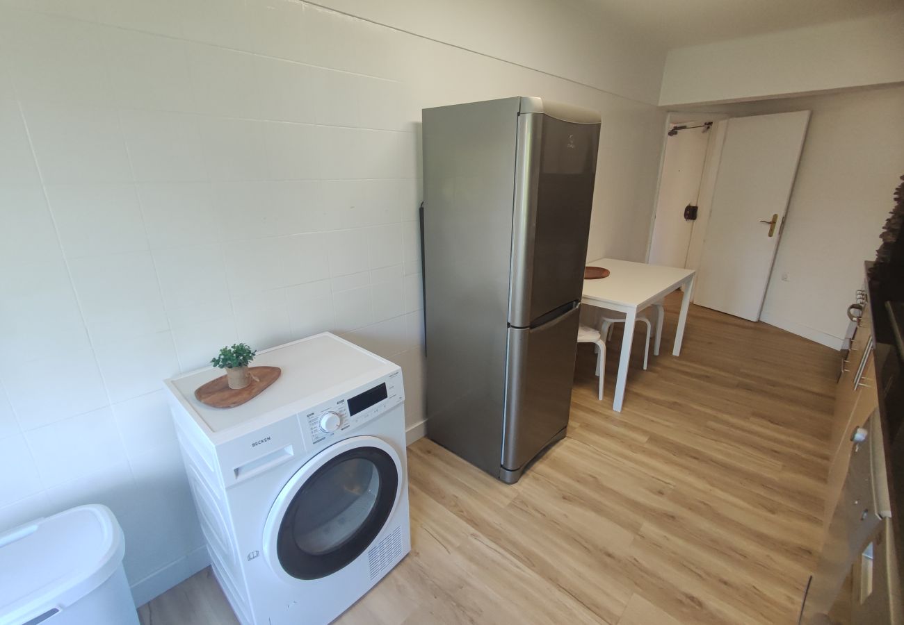 Apartamento em Almada - Marisol, T2 espaçoso com AC próximo do golfe, Aroeira, Caparica 