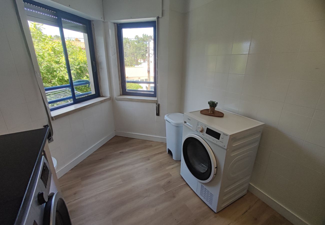Apartamento em Almada - Marisol, T2 espaçoso com AC próximo do golfe, Aroeira, Caparica 