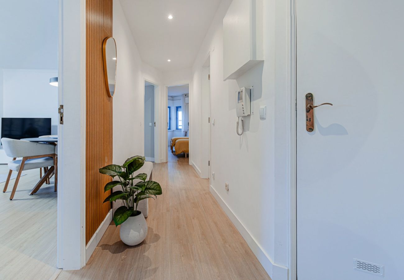 Apartamento em Almada - Marisol, T2 espaçoso com AC próximo do golfe, Aroeira, Caparica 