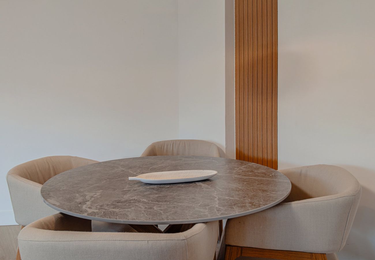 Apartamento em Almada - Marisol, T2 espaçoso com AC próximo do golfe, Aroeira, Caparica 