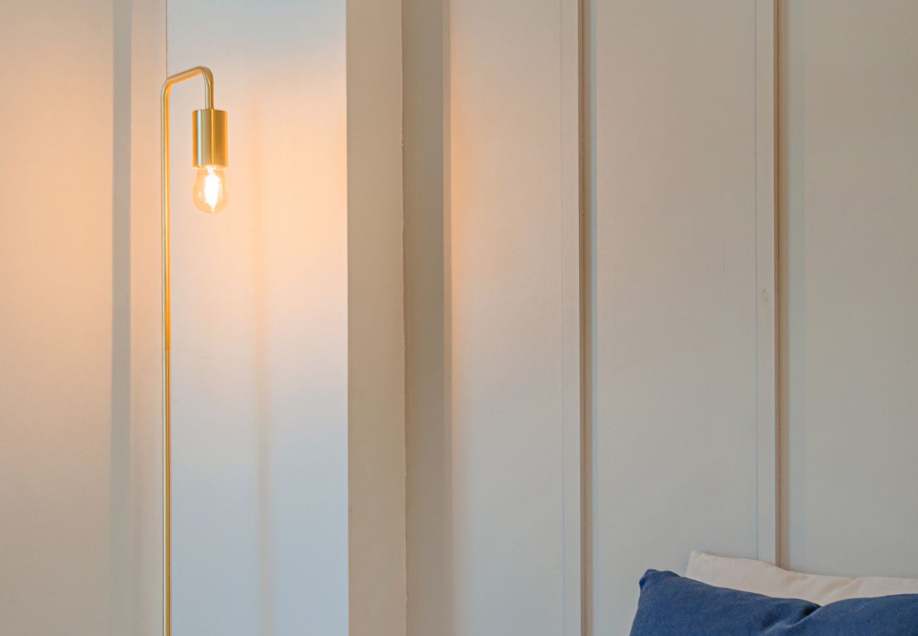 Apartamento em Almada - Marisol, T2 espaçoso com AC próximo do golfe, Aroeira, Caparica 