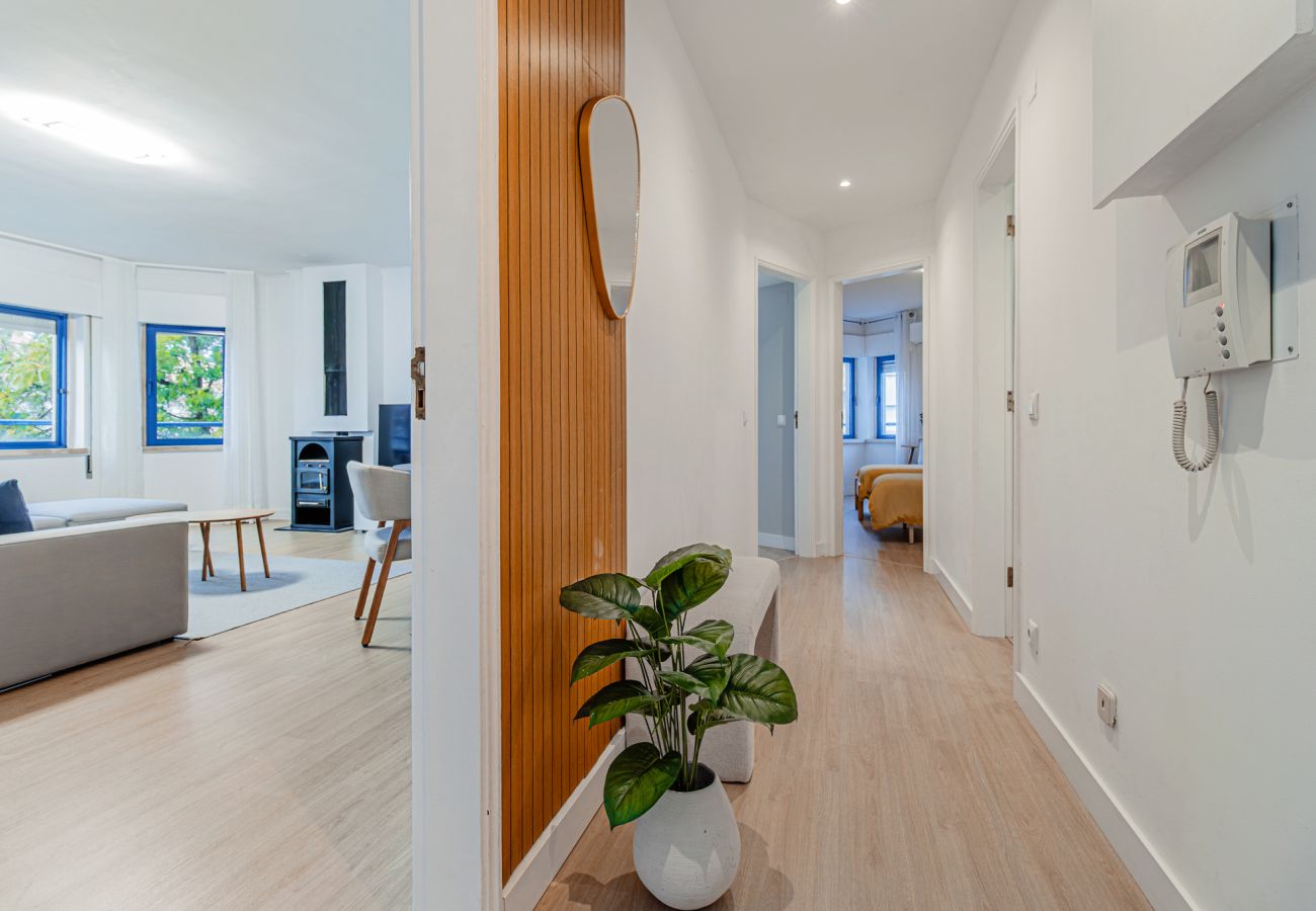 Apartamento em Almada - Marisol, T2 espaçoso com AC próximo do golfe, Aroeira, Caparica 