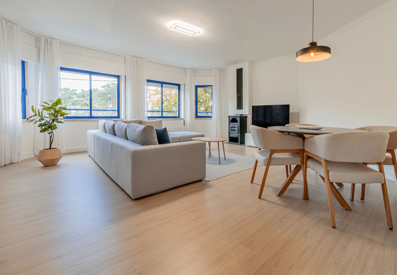Apartamento em Almada - Marisol, T2 espaçoso com AC próximo do golfe, Aroeira, Caparica 