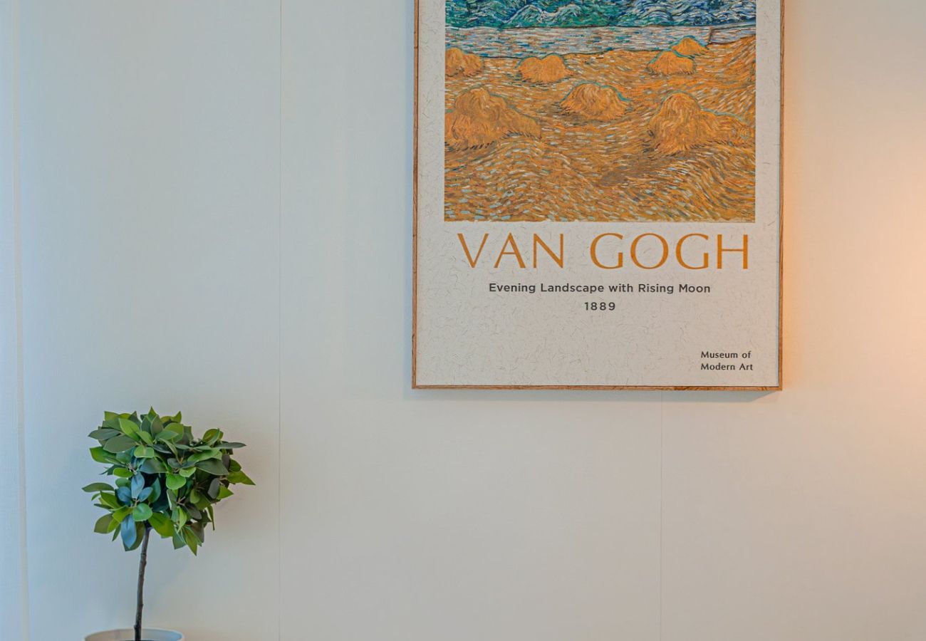 Apartamento em Almada - Marisol, T2 espaçoso com AC próximo do golfe, Aroeira, Caparica 