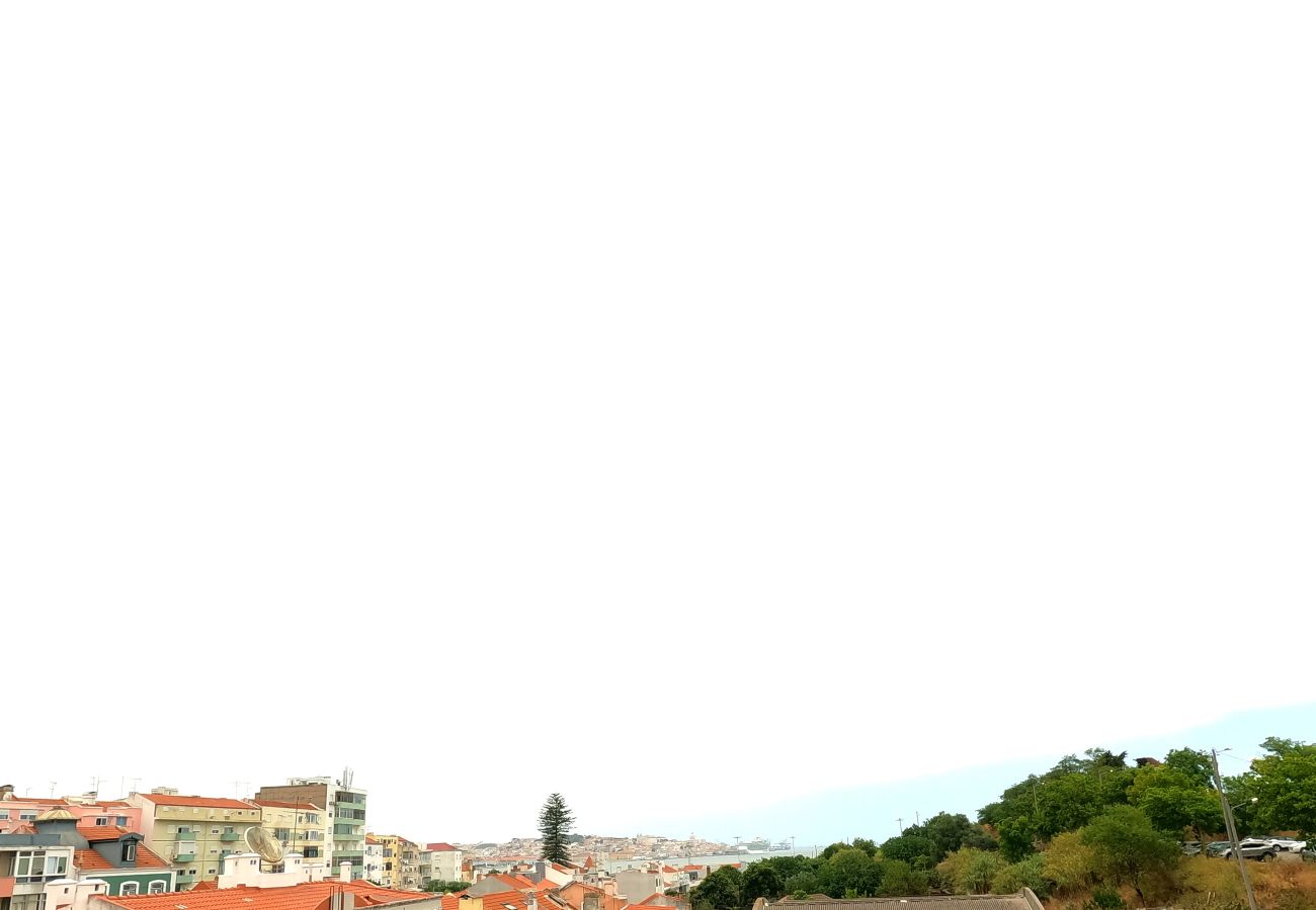 Apartamento em Almada - T1 Cacilhas - Varanda e vista rio, Almada, Lisboa