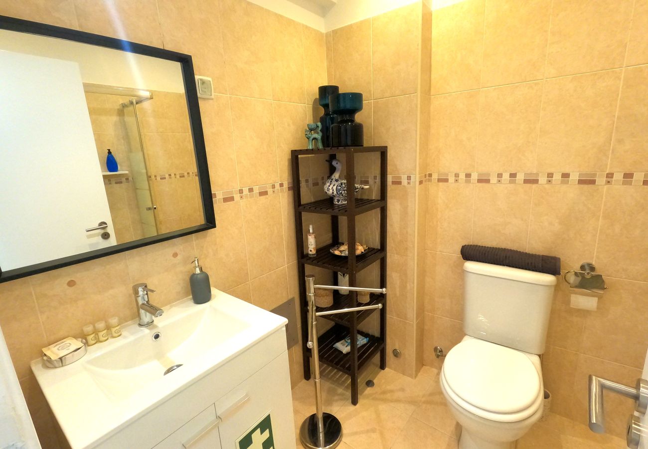 Apartamento em Almada - T1 Cacilhas - Varanda e vista rio, Almada, Lisboa