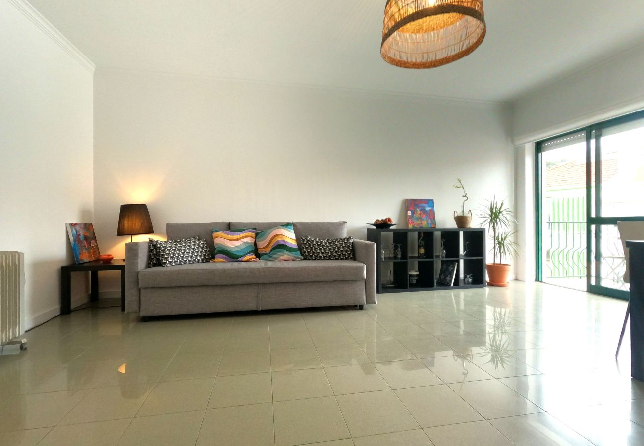 Apartamento em Almada - T1 Cacilhas - Varanda e vista rio, Almada, Lisboa