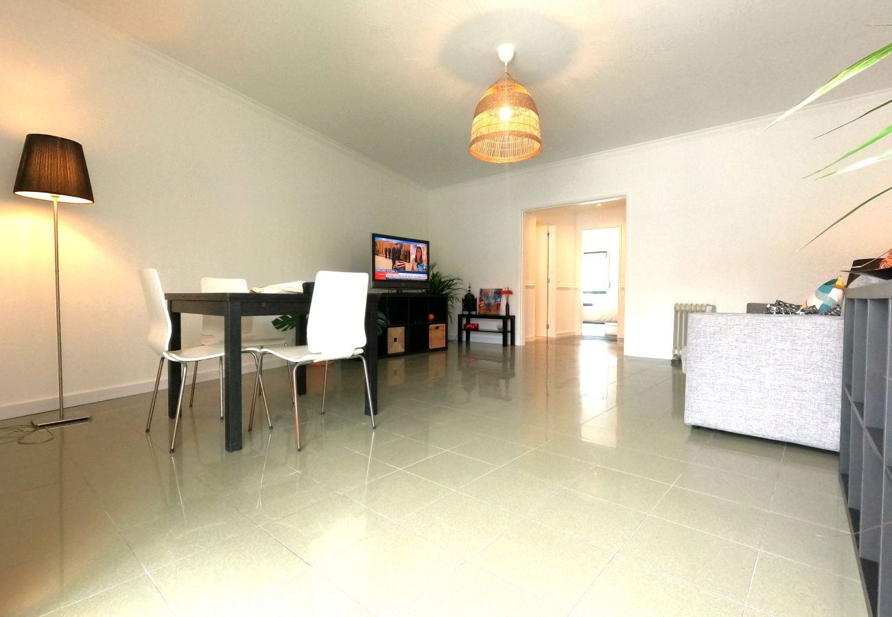 Apartamento em Almada - T1 Cacilhas - Varanda e vista rio, Almada, Lisboa