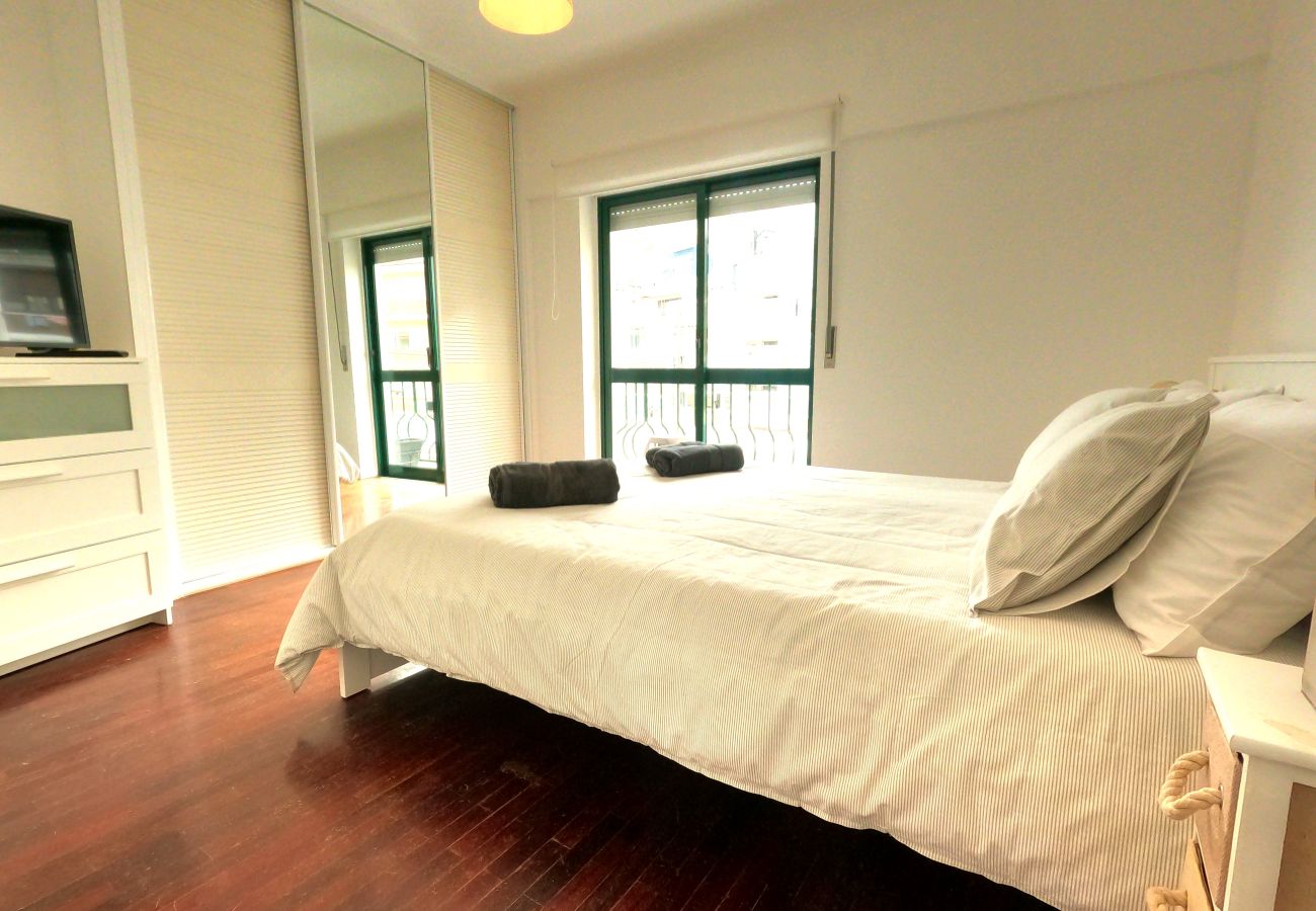 Apartamento em Almada - T1 Cacilhas - Varanda e vista rio, Almada, Lisboa