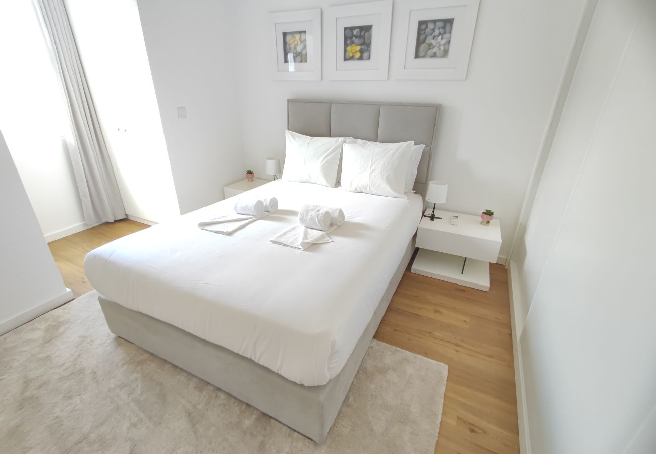 Apartamento em Lisboa - Lisboa, apartamento T2+1 renovado com varanda próximo do Saldanha, Estefânia, Lisboa