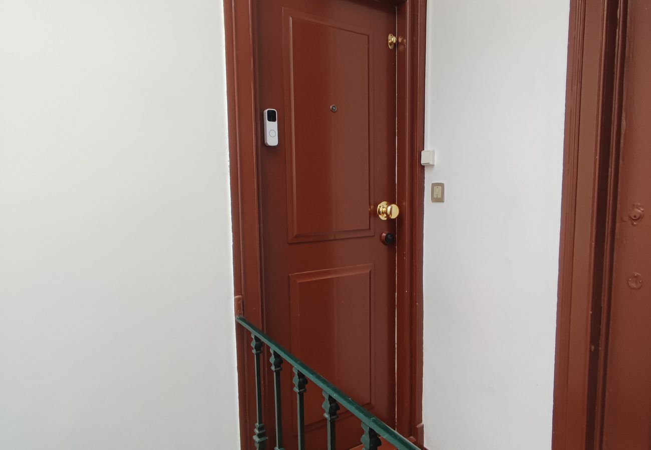 Apartamento em Lisboa - Lisboa, apartamento T2+1 renovado com varanda próximo do Saldanha, Estefânia, Lisboa