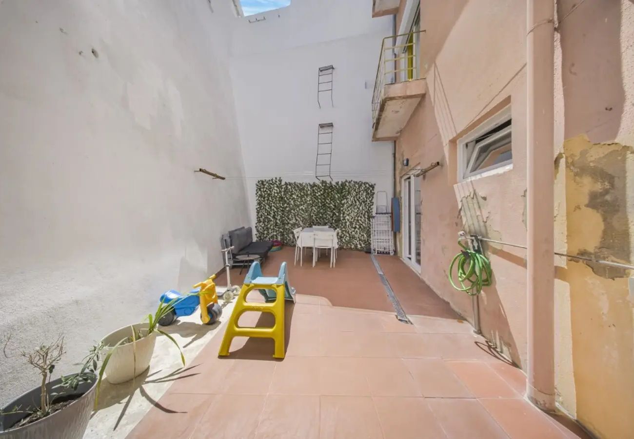 Apartamento em Lisboa - T2 Renovado com Terraço em Lisboa, Arroios