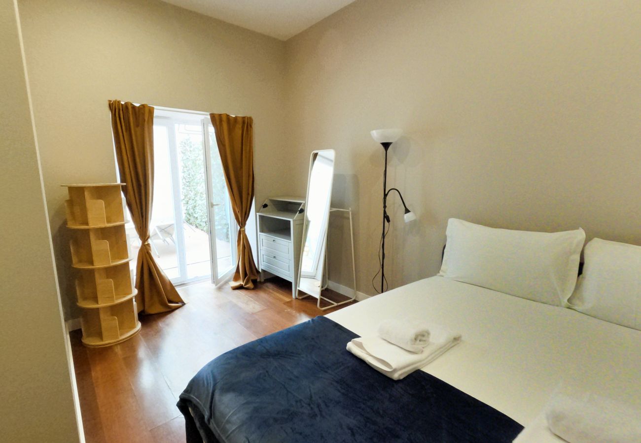 Apartamento em Lisboa - T2 Renovado com Terraço em Lisboa, Arroios