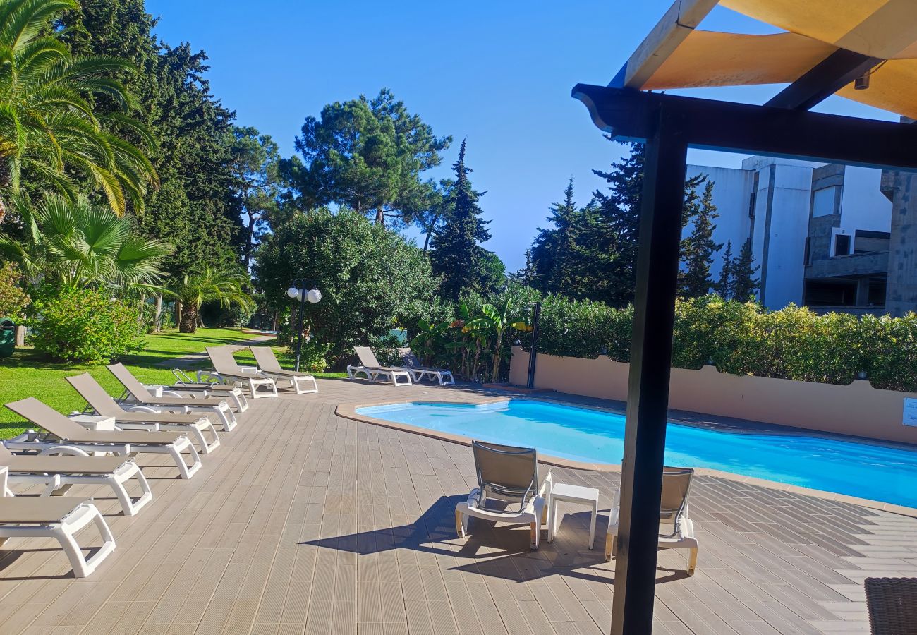 Apartamento em Albufeira - Apartamento T2 com jardim privativo nos Apartamentos da Balaia, Albufeira, Algarve