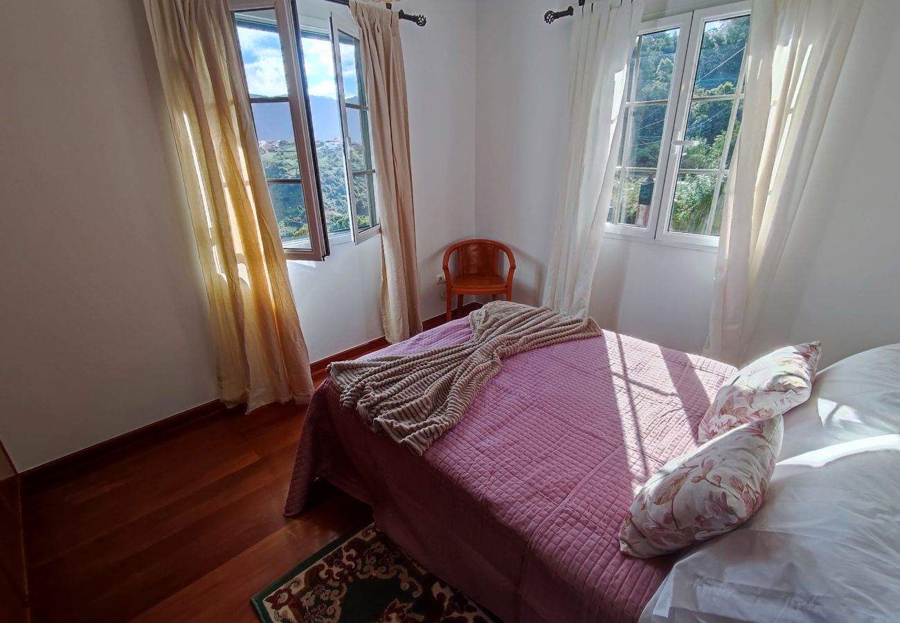 Casa em Porto da Cruz - Madeira, Casa de 2 quartos com vista mar e Penha de Águia, Porto da Cruz, ilha da Madeira