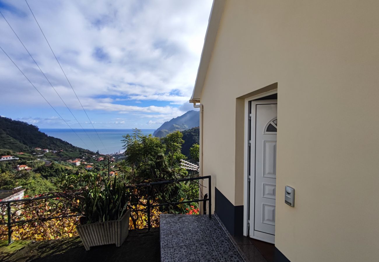 Casa em Porto da Cruz - Madeira, Casa de 2 quartos com vista mar e Penha de Águia, Porto da Cruz, ilha da Madeira