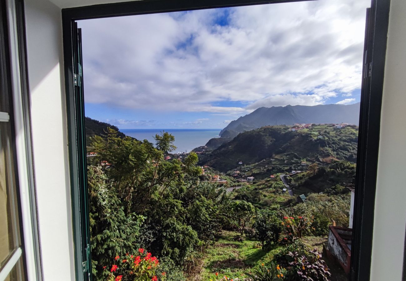 Casa em Porto da Cruz - Madeira, Casa de 2 quartos com vista mar e Penha de Águia, Porto da Cruz, ilha da Madeira