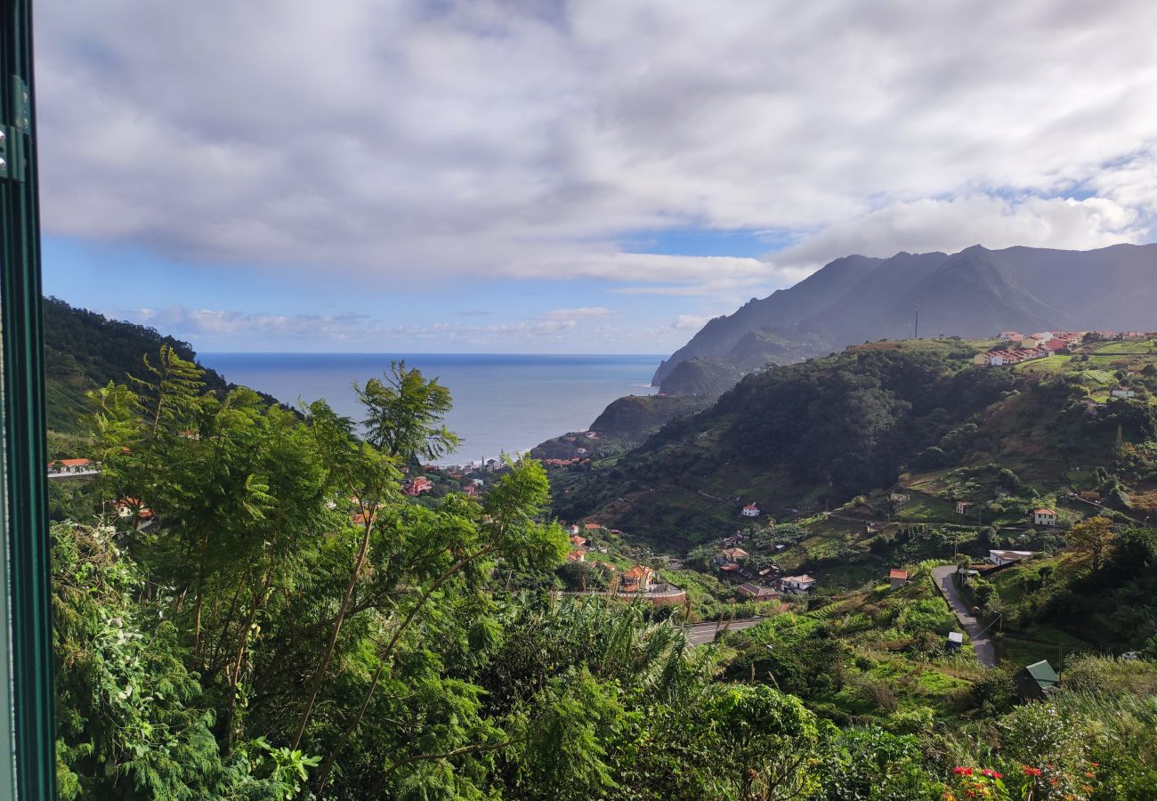 Casa em Porto da Cruz - Madeira, Casa de 2 quartos com vista mar e Penha de Águia, Porto da Cruz, ilha da Madeira