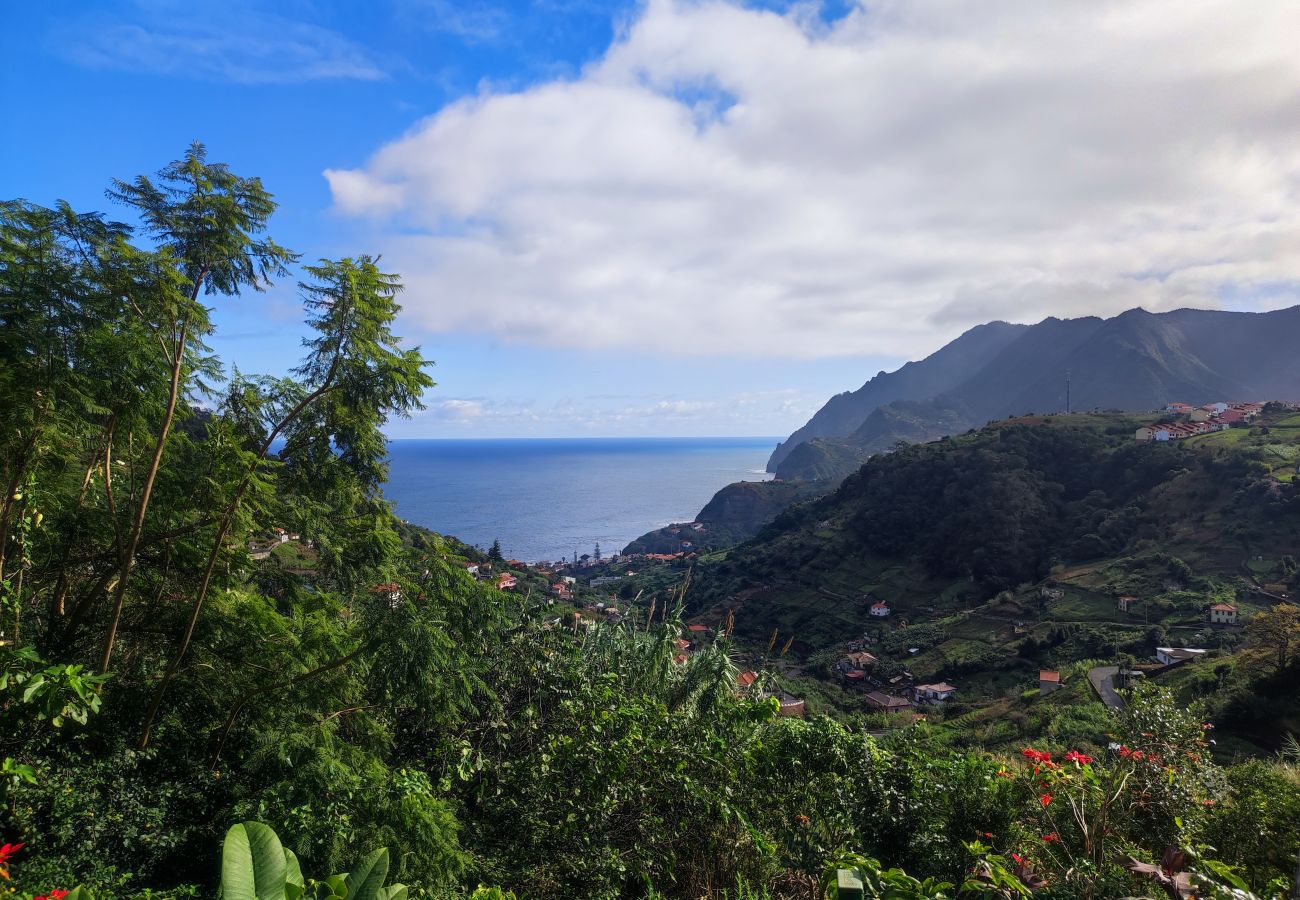 Casa em Porto da Cruz - Madeira, Casa de 2 quartos com vista mar e Penha de Águia, Porto da Cruz, ilha da Madeira