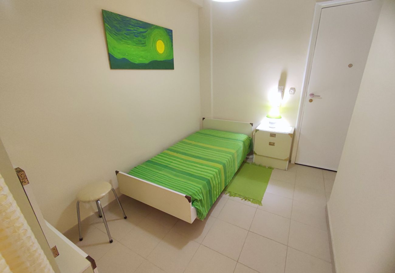 Apartamento em Quarteira - Algarve, apartamento T1+1 acolhedor no centro de Quarteira