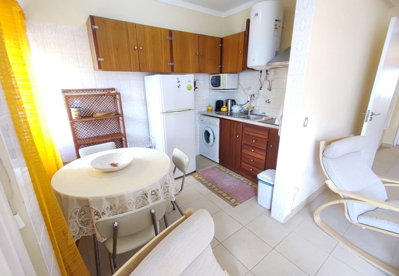 Apartamento em Quarteira - Algarve, apartamento T1+1 acolhedor no centro de Quarteira