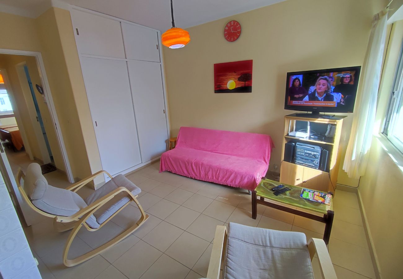 Apartamento em Quarteira - Algarve, apartamento T1+1 acolhedor no centro de Quarteira