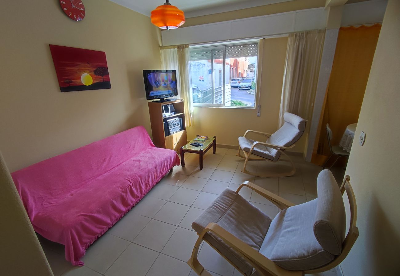 Apartamento em Quarteira - Algarve, apartamento T1+1 acolhedor no centro de Quarteira