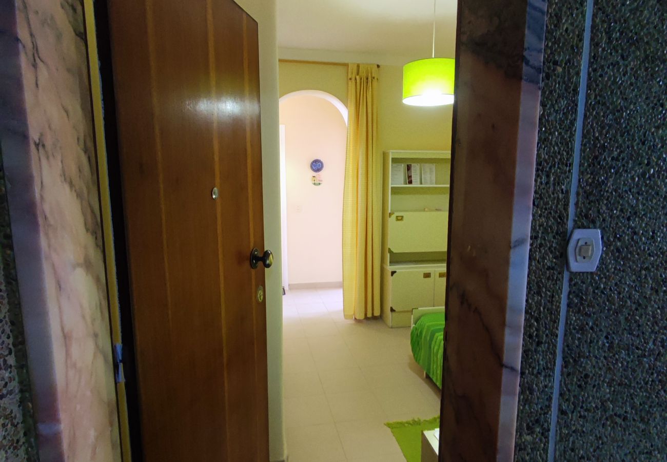 Apartamento em Quarteira - Algarve, apartamento T1+1 acolhedor no centro de Quarteira