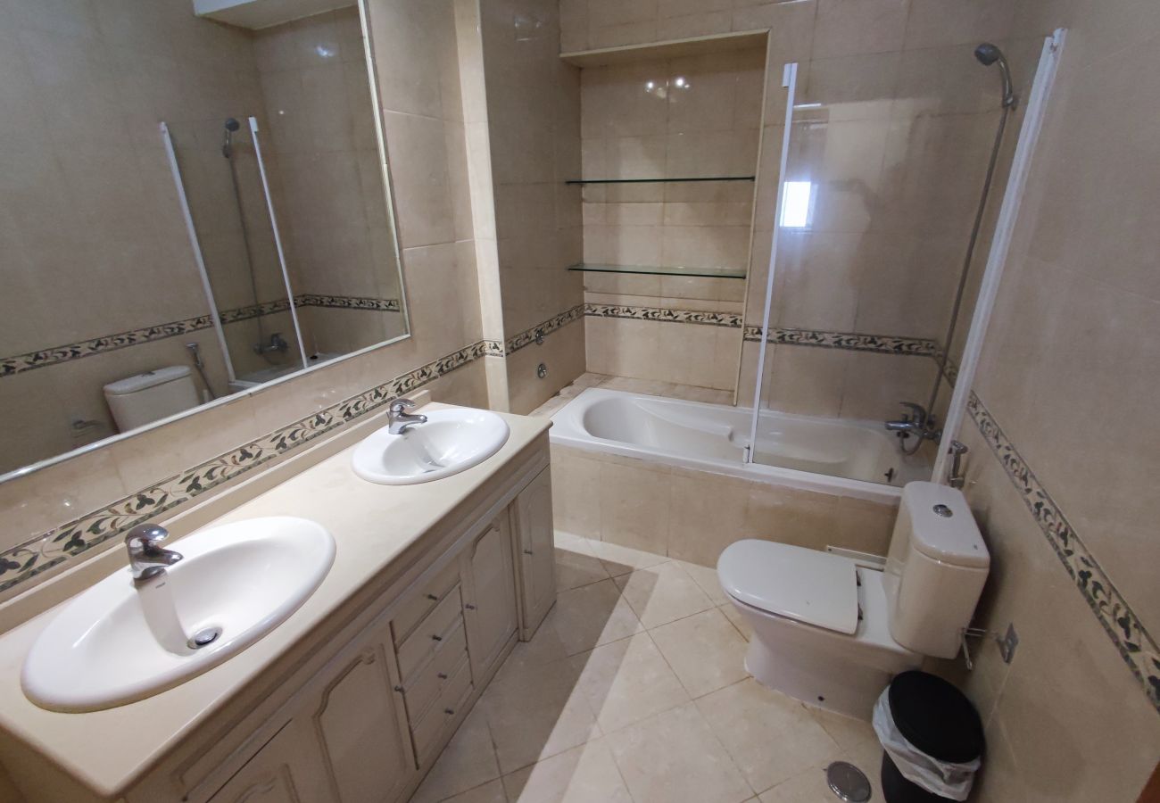 Quarto em Alenquer - Guest House Alojamento Santa Catarina Suite 1 - O seu refúgio no coração de Alenquer