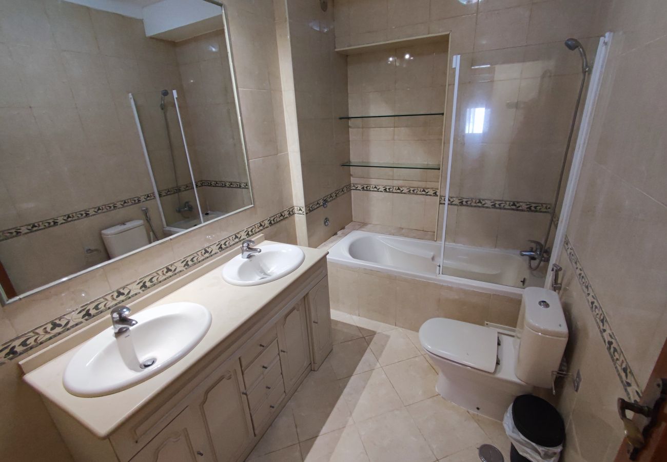 Quarto em Alenquer - Guest House Alojamento Santa Catarina Suite 1 - O seu refúgio no coração de Alenquer