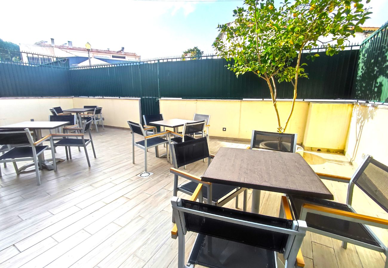 Quarto em Lisboa - Lisbon Airport GuestHouse GAL Olivais – Conforto, Terraço e Localização Premium nos Olivais