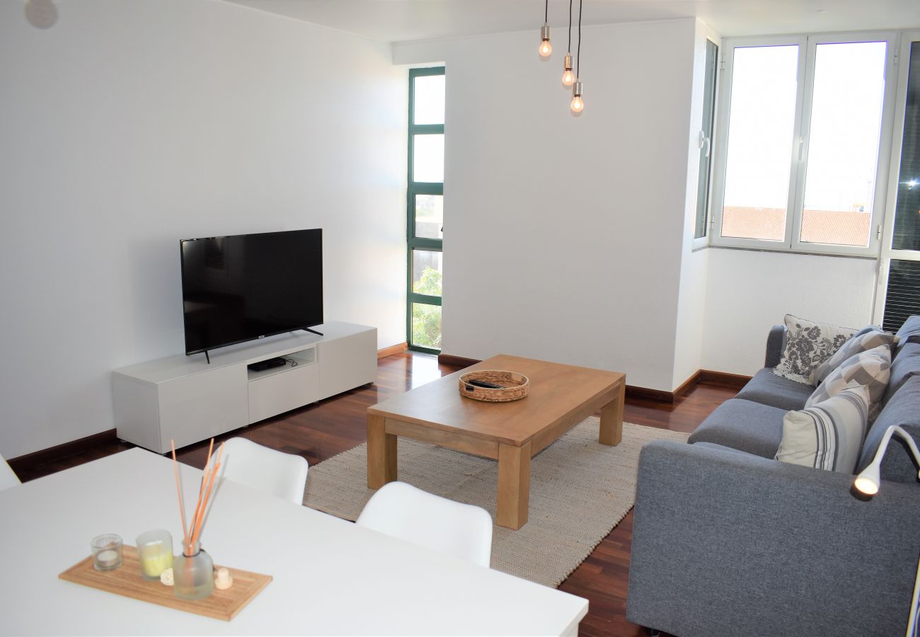 Apartment in Funchal - Madeira, apartamento de 3 quartos com vista mar no Funchal, ilha da Madeira