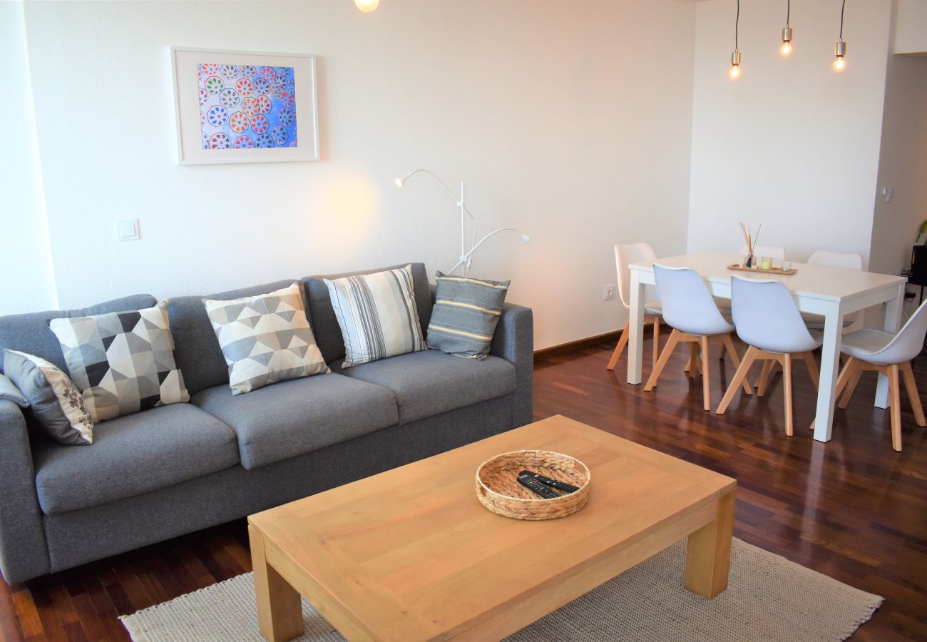 Apartment in Funchal - Madeira, apartamento de 3 quartos com vista mar no Funchal, ilha da Madeira