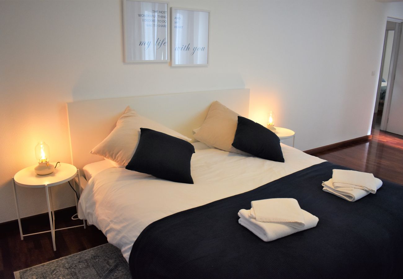Apartment in Funchal - Madeira, apartamento de 3 quartos com vista mar no Funchal, ilha da Madeira