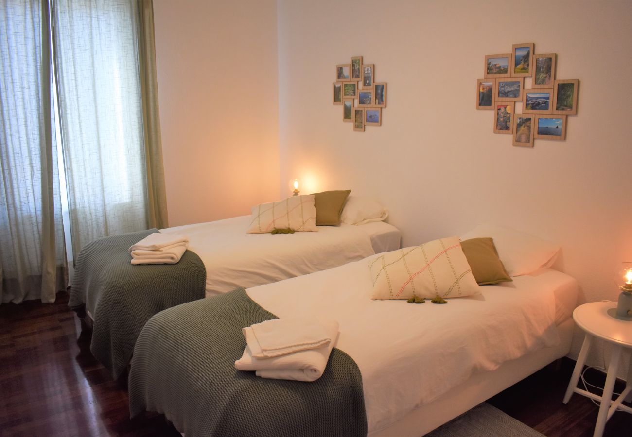 Apartment in Funchal - Madeira, apartamento de 3 quartos com vista mar no Funchal, ilha da Madeira