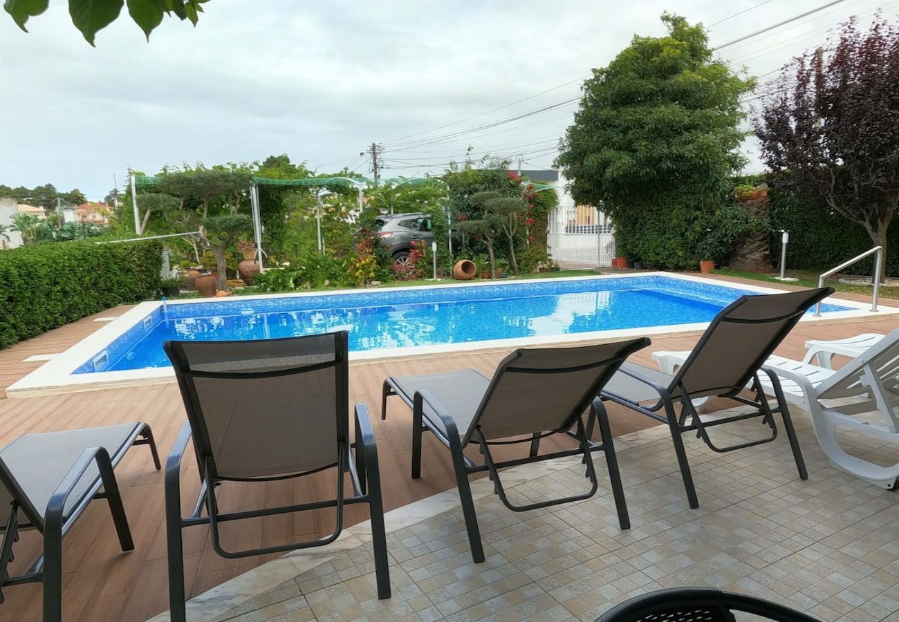Apartment in Corroios - Marisol, maravilhoso T4 duplex c/ piscina e jardim, Caparica, Almada, Lisboa