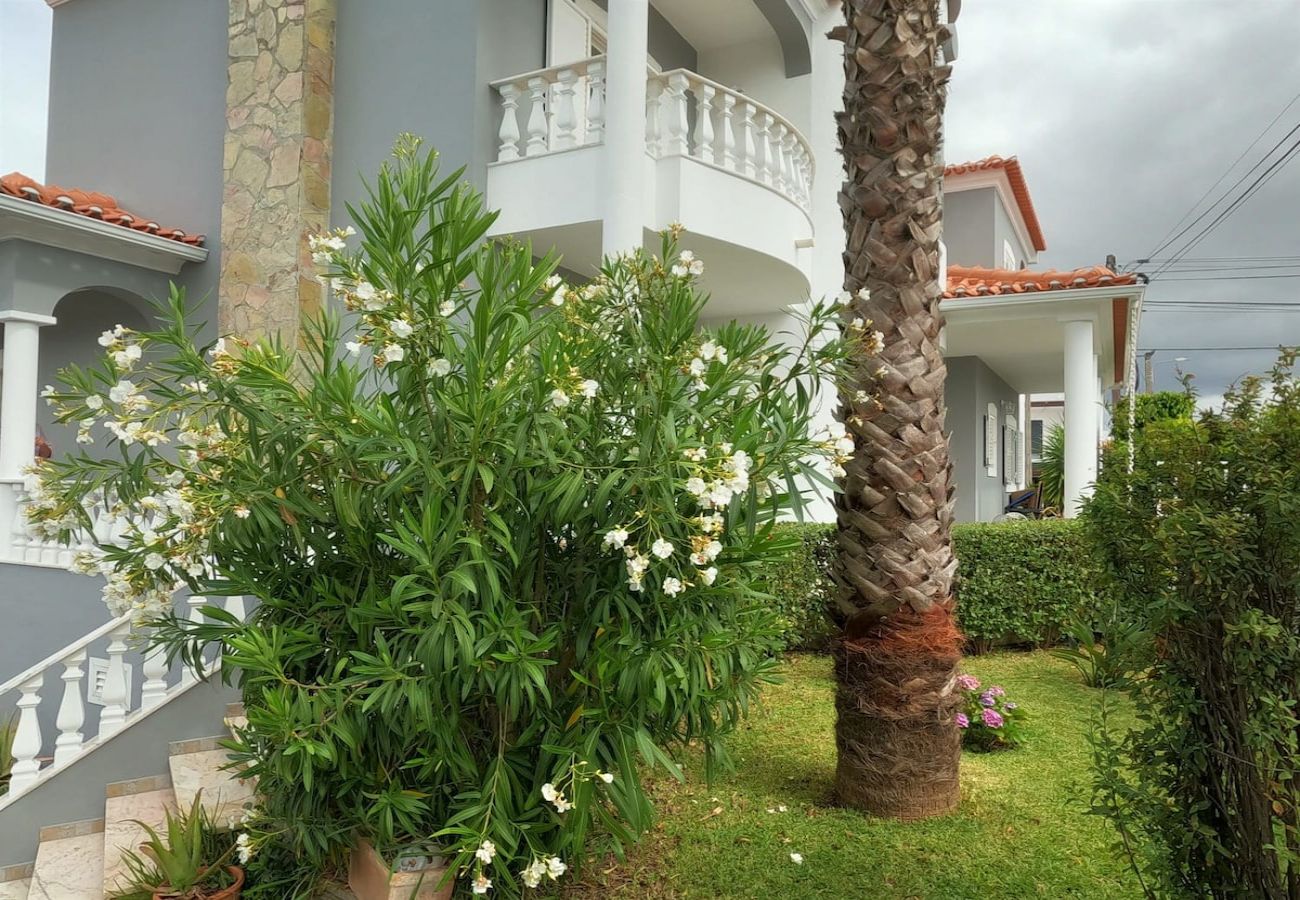 Apartment in Corroios - Marisol, maravilhoso T4 duplex c/ piscina e jardim, Caparica, Almada, Lisboa