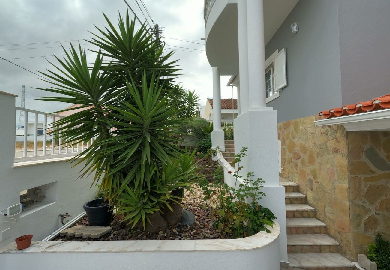 Apartment in Corroios - Marisol, maravilhoso T4 duplex c/ piscina e jardim, Caparica, Almada, Lisboa