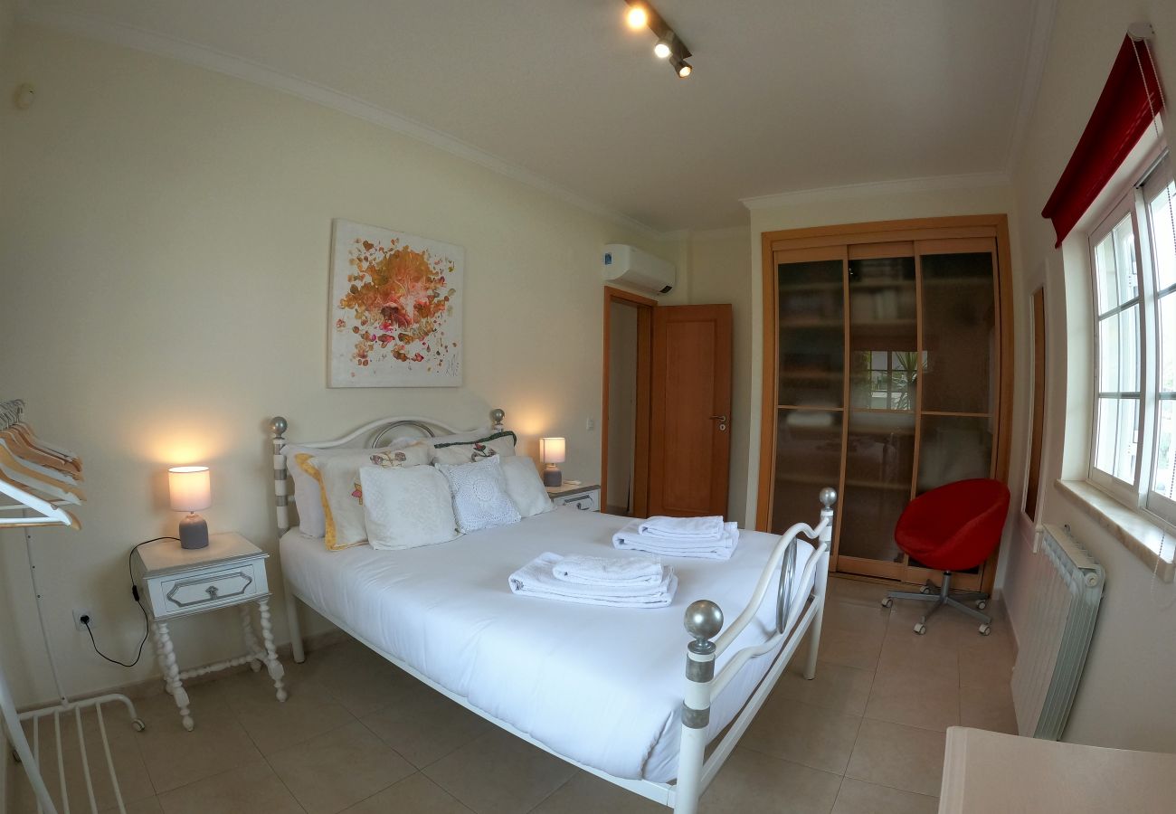 Apartment in Corroios - Marisol, maravilhoso T4 duplex c/ piscina e jardim, Caparica, Almada, Lisboa