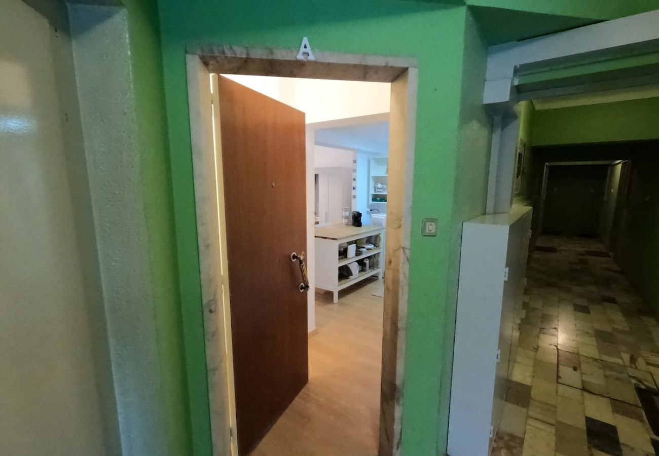 Studio in Paço de Arcos - Lisboa, acolhedor estúdio em Paço de Arcos, Oeiras, Lisboa