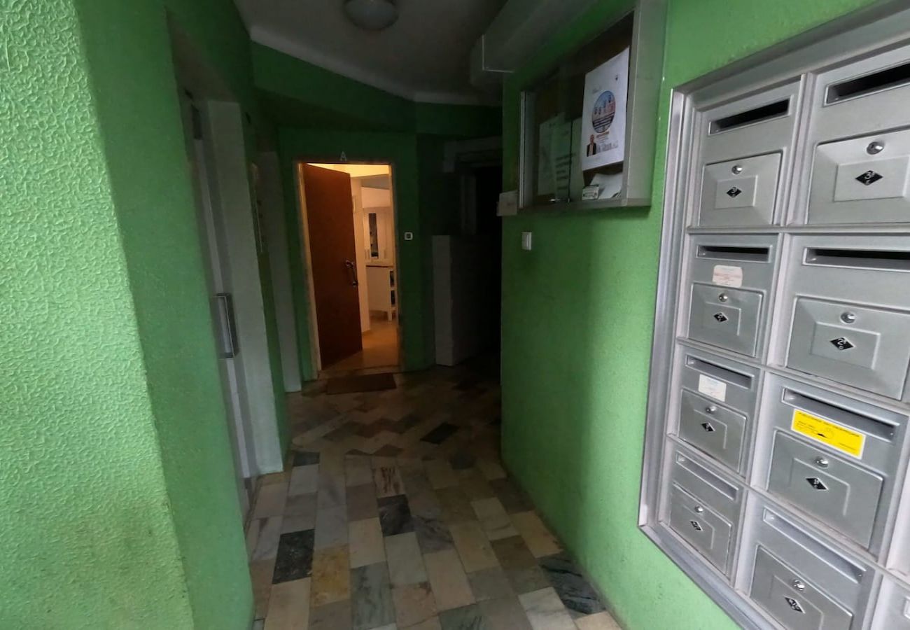 Studio in Paço de Arcos - Lisboa, acolhedor estúdio em Paço de Arcos, Oeiras, Lisboa