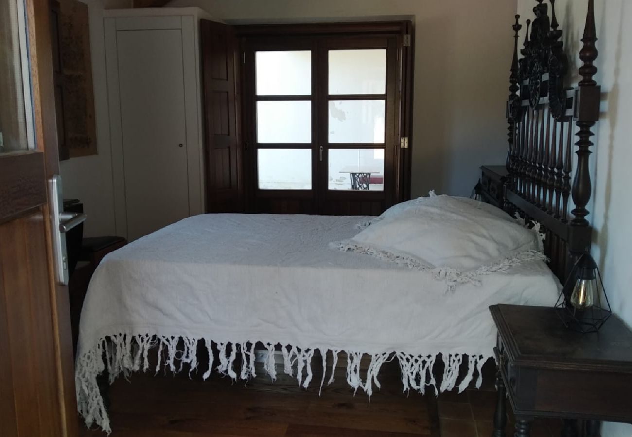 Studio in Boavista dos Pinheiros - Alentejo, Suite c/ Kitchenette em Monte típico, Odemira