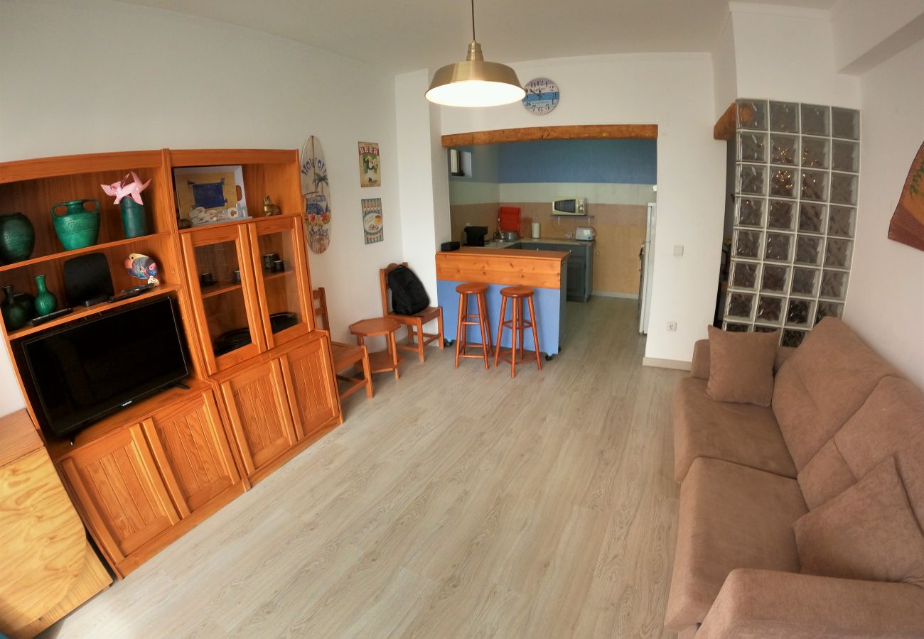 Apartment in Quarteira - Algarve, apartamento T1 moderno c/ varanda, Quarteira