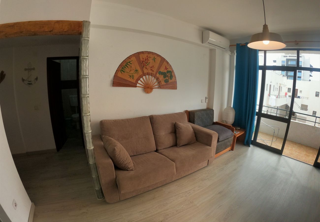 Apartment in Quarteira - Algarve, apartamento T1 moderno c/ varanda, Quarteira
