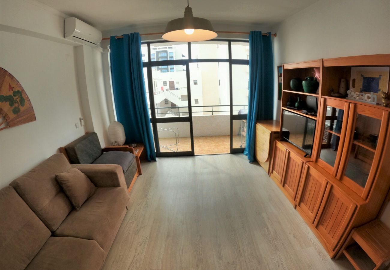 Apartment in Quarteira - Algarve, apartamento T1 moderno c/ varanda, Quarteira