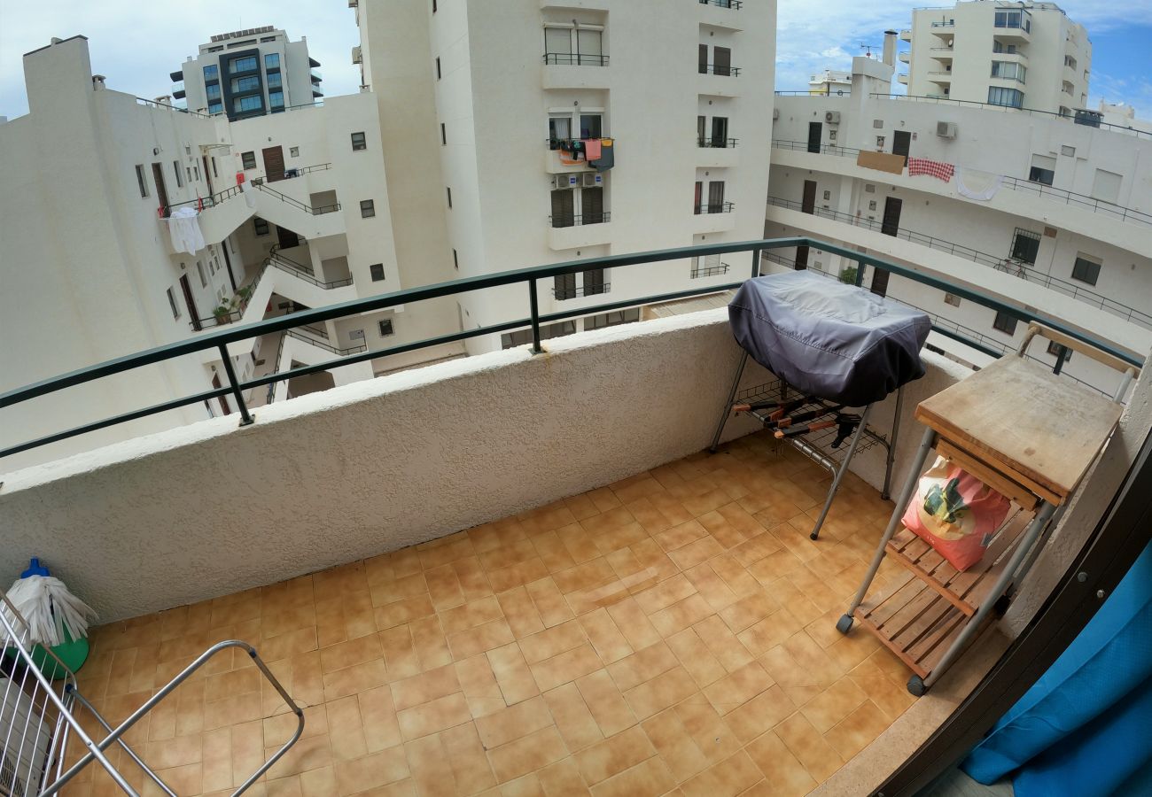 Apartment in Quarteira - Algarve, apartamento T1 moderno c/ varanda, Quarteira