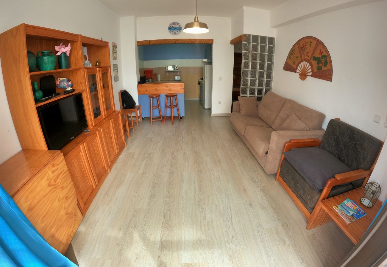 Apartment in Quarteira - Algarve, apartamento T1 moderno c/ varanda, Quarteira