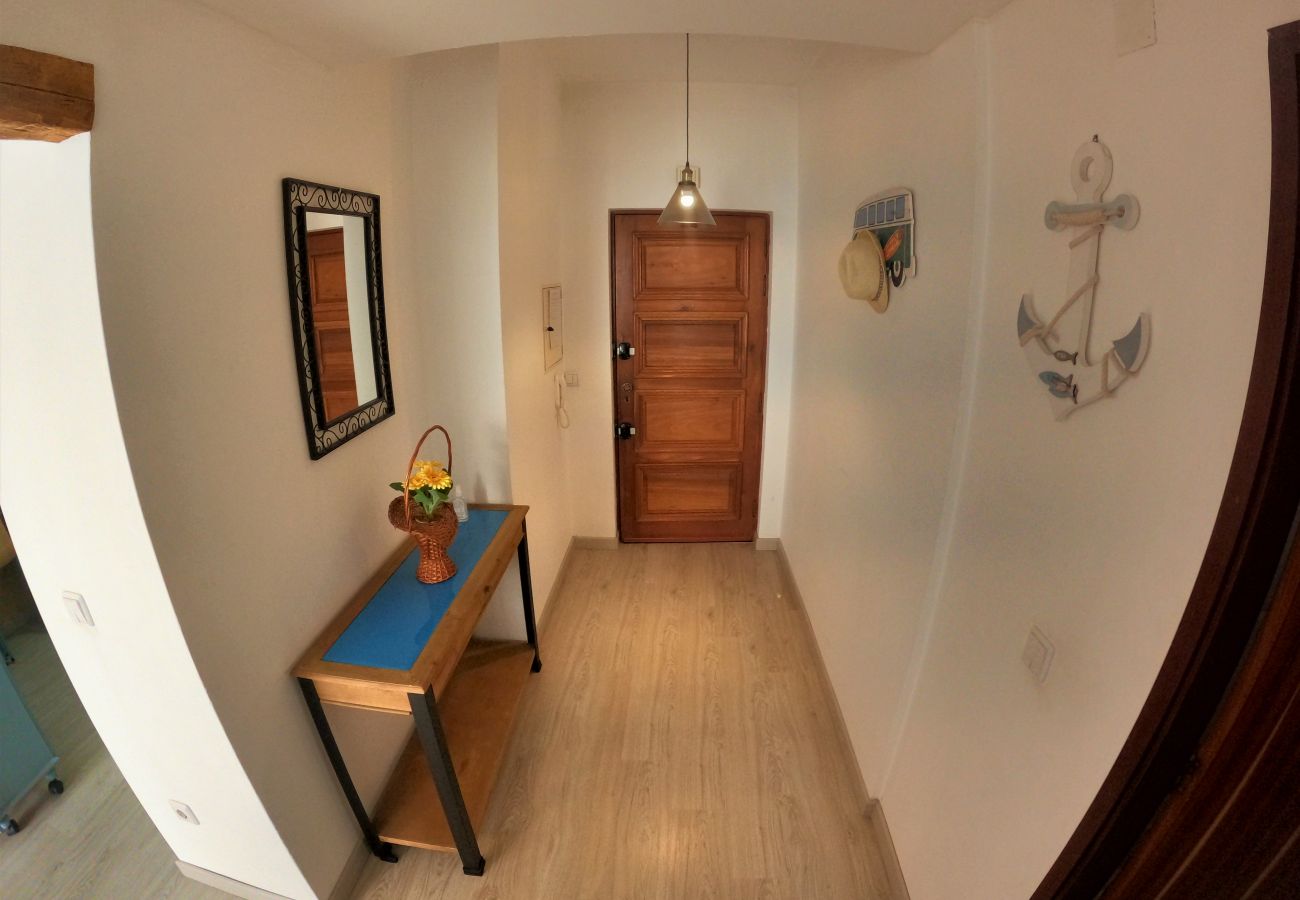 Apartment in Quarteira - Algarve, apartamento T1 moderno c/ varanda, Quarteira