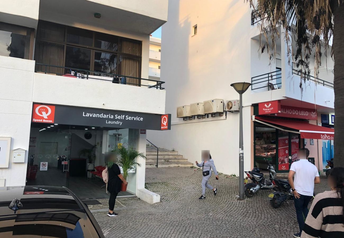 Apartment in Quarteira - Algarve, apartamento T1 moderno c/ varanda, Quarteira
